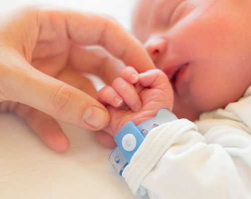 ¿Quieres aprender sobre los cuidados del recién nacido?
